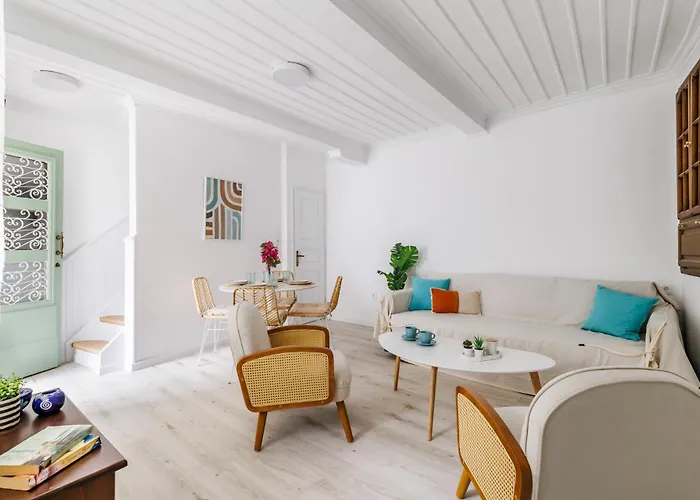 The Margi - Easy Living Near The Town Σκόπελος