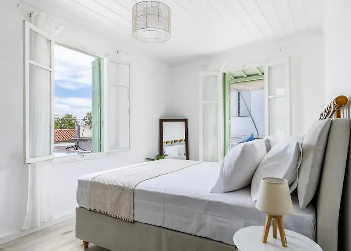 The Margi - Easy Living Near The Town Σκόπελος